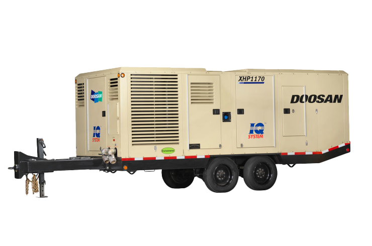Doosan XHP1170 high-pressure diesel air compressor delivering 1170 CFM for heavy-duty industrial and construction applications.